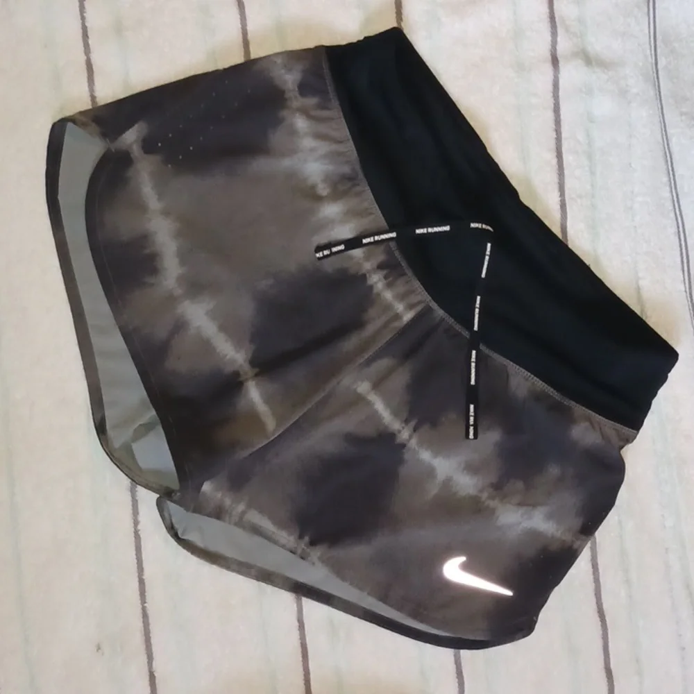 NIKE RUNNING SHORTS - Picture 3 of 8